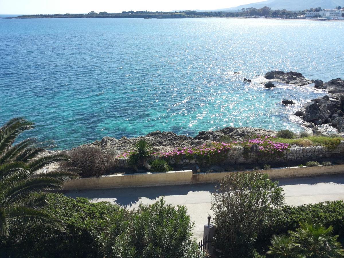 Casa Sugli Scogli Villa Fontane Bianche Eksteriør bilde